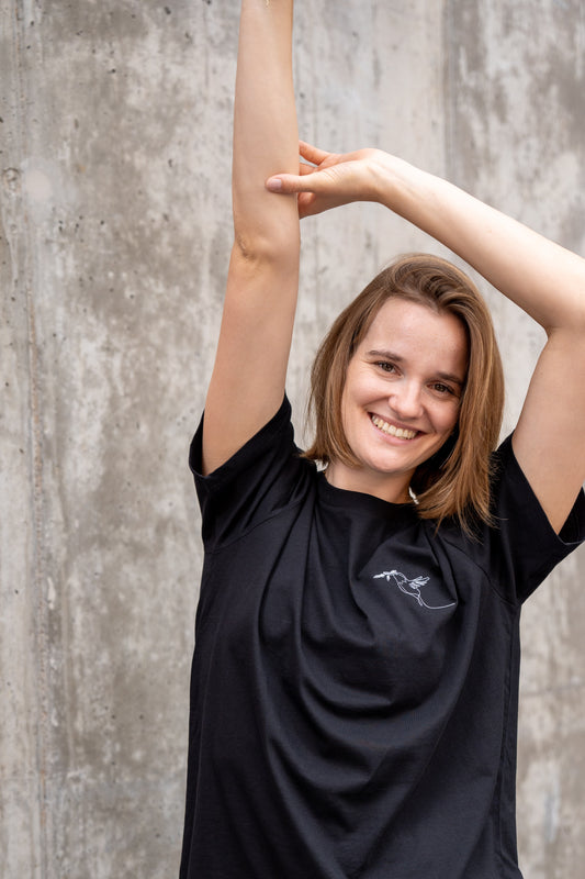 Ein schwarzes oversized unisex T-Shirt