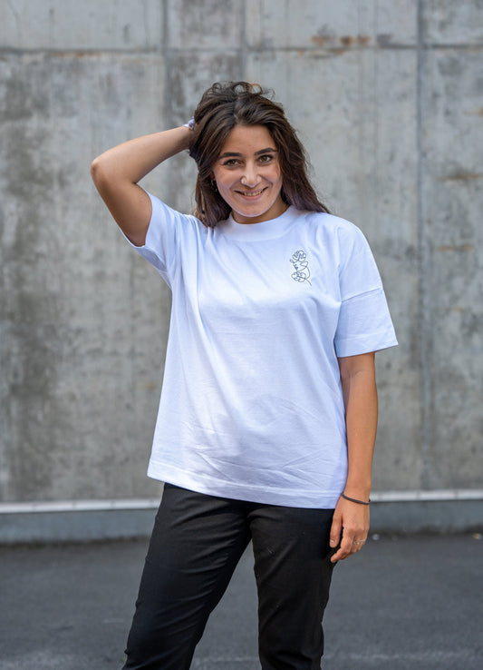 Flower Lady in weiß von black and blanc